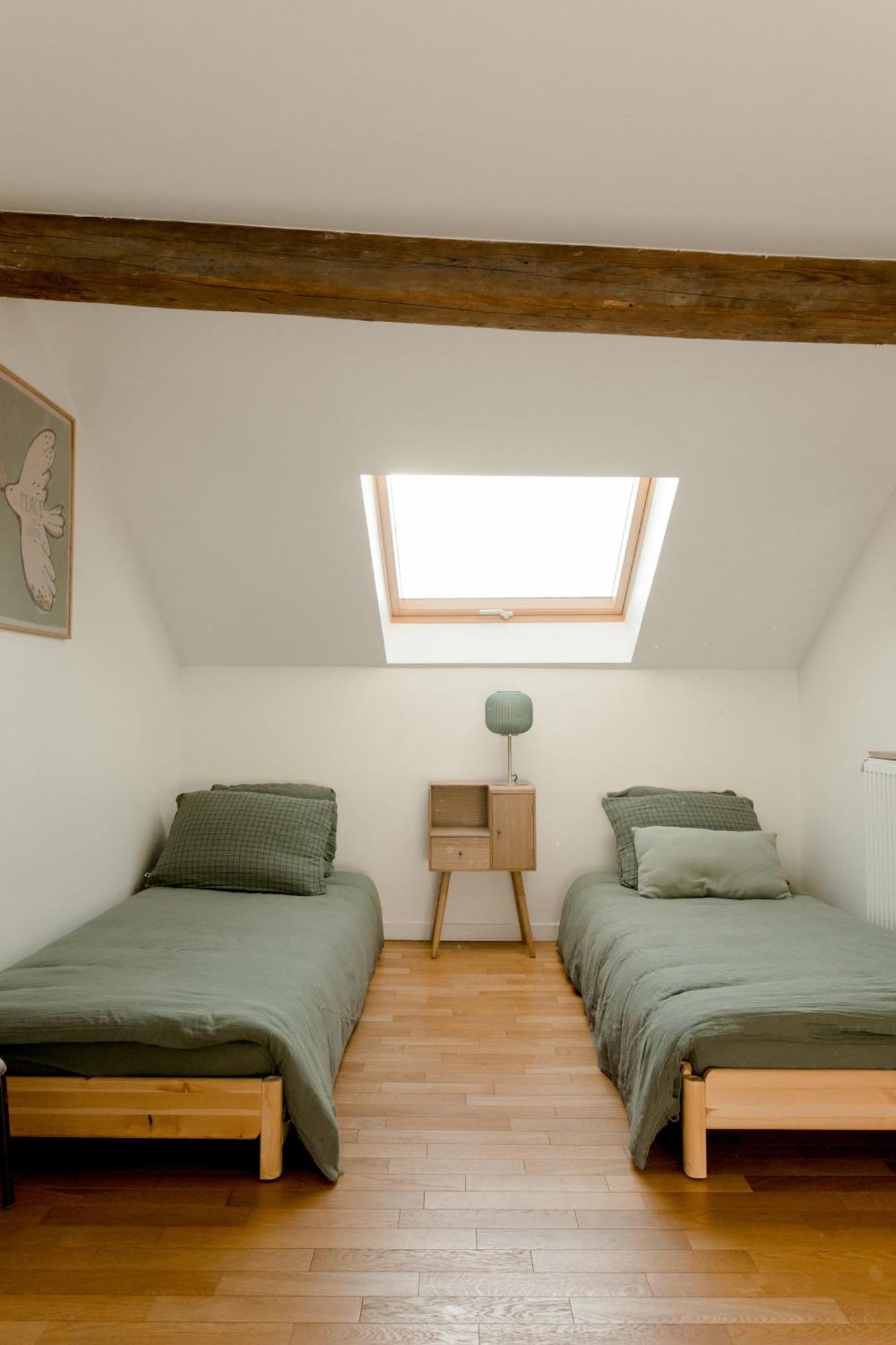 Logement Entier Ou A Partager Dans Maison Familiale A Rueil Malmaison, Proche De Paris La Defense Exterior photo