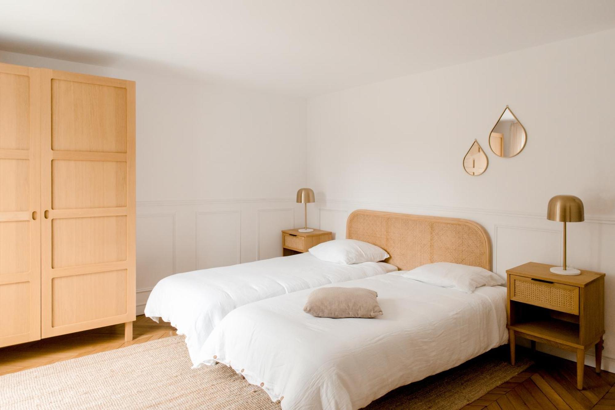 Logement Entier Ou A Partager Dans Maison Familiale A Rueil Malmaison, Proche De Paris La Defense Exterior photo